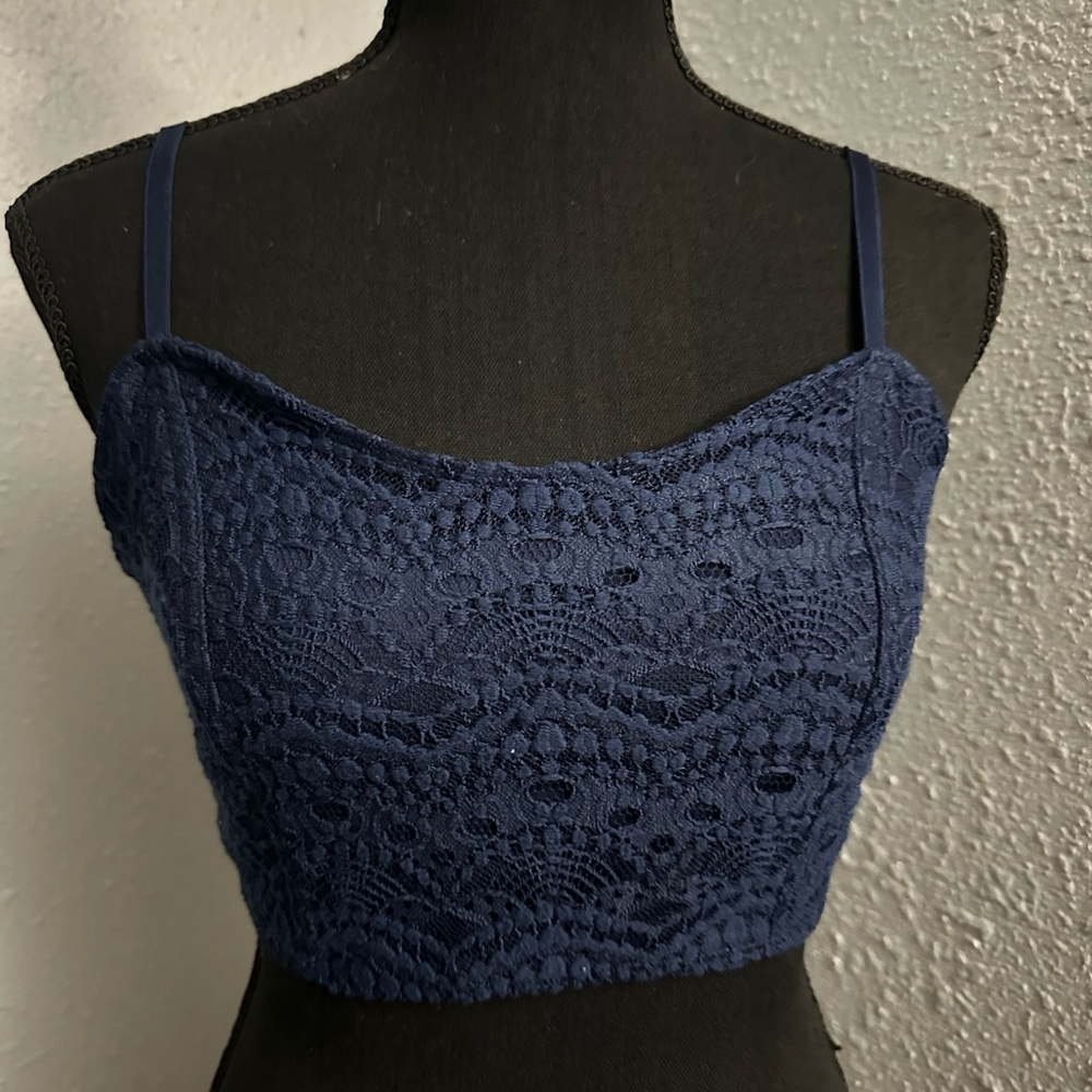 Chic Navy Lace Crop Top